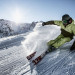 service-pressebild-highlightbild-winter-piste-skifahrer-schwung-schnee.jpg