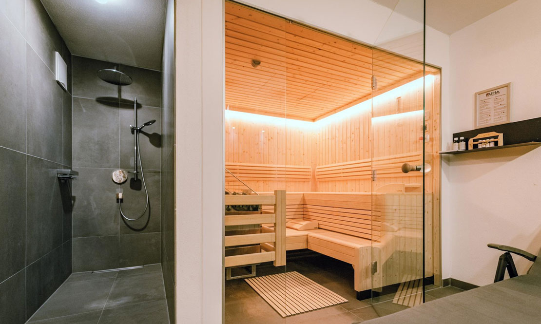 Wellnessbereich mit Sauna