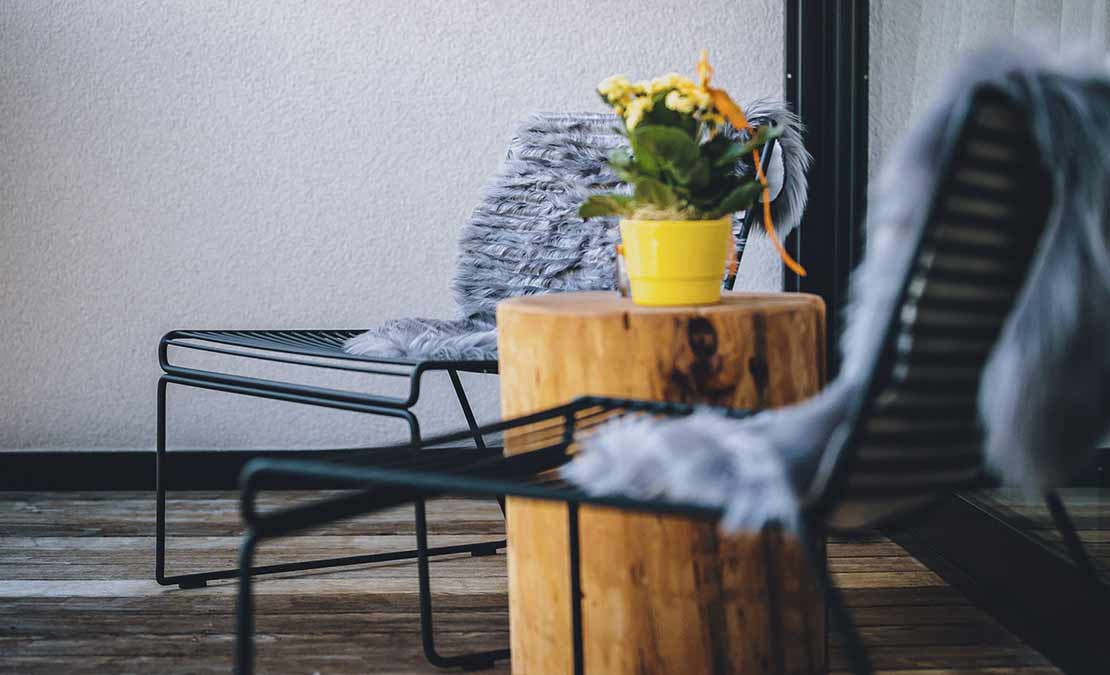 Gem&uuml;tlicher Sitzbereich am Balkon