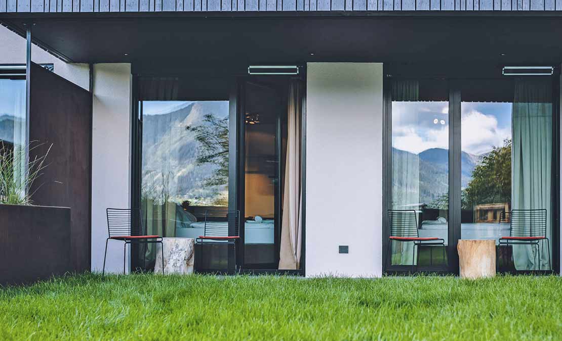 Sonnenterrasse mit Gartenanteil