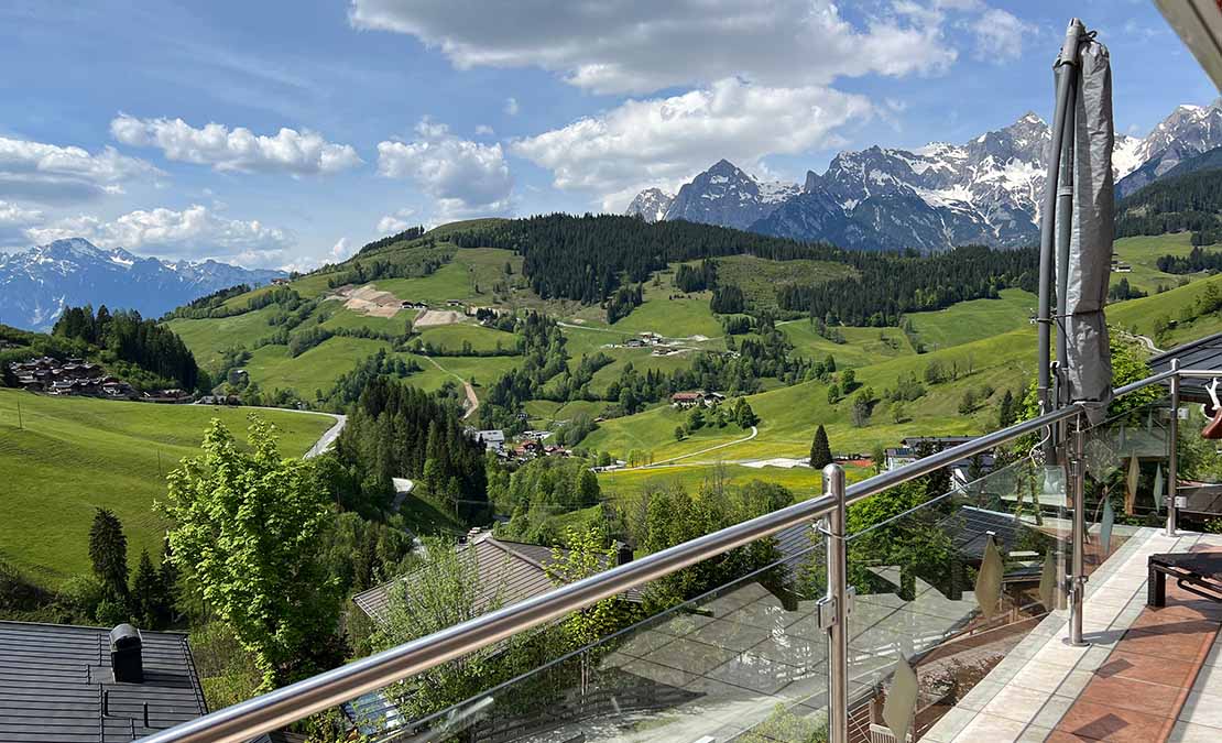 Terrasse mit traumhaftem Bergblick