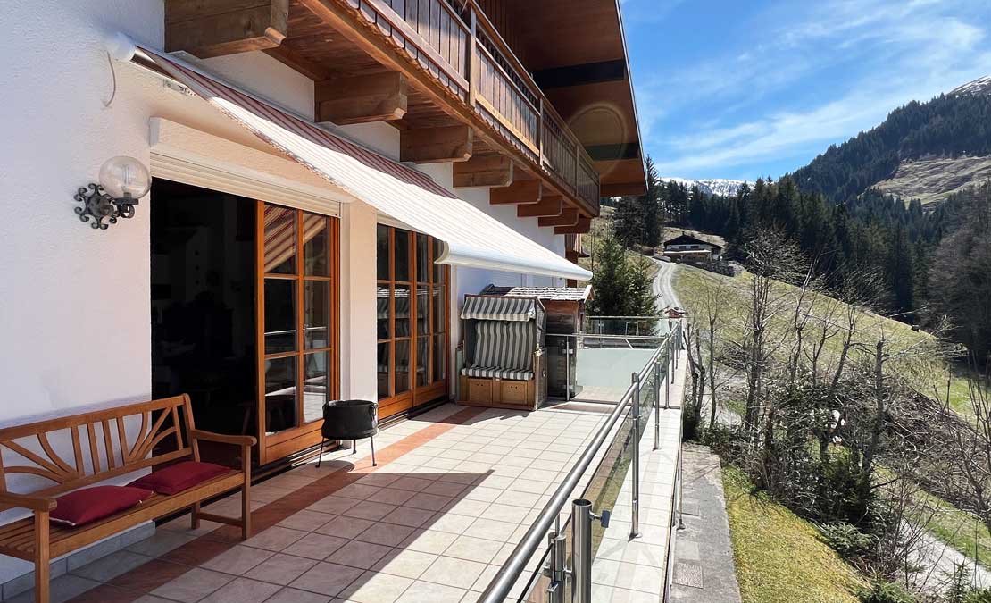 Terrasse mit traumhaftem Bergblick